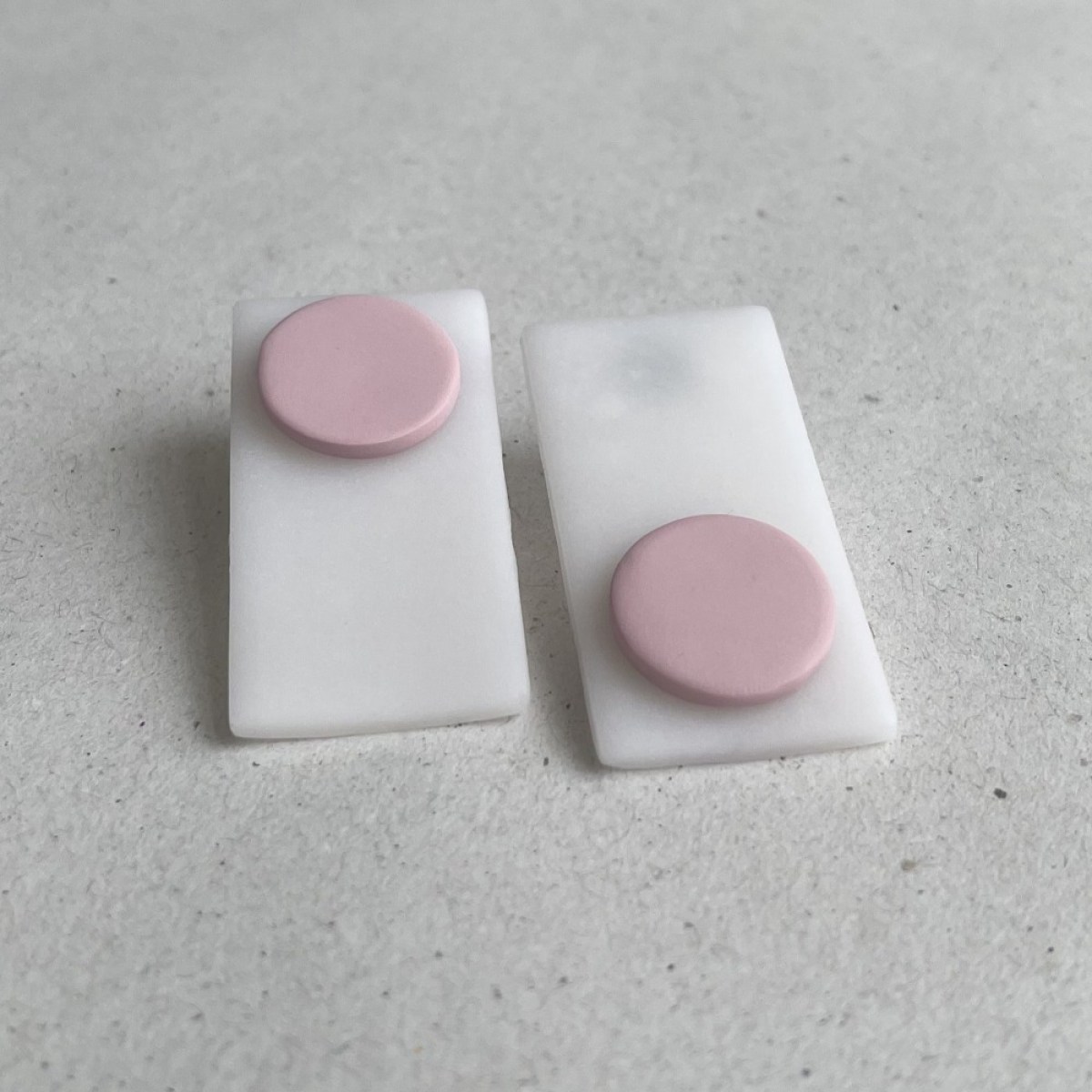 DOT PINK
